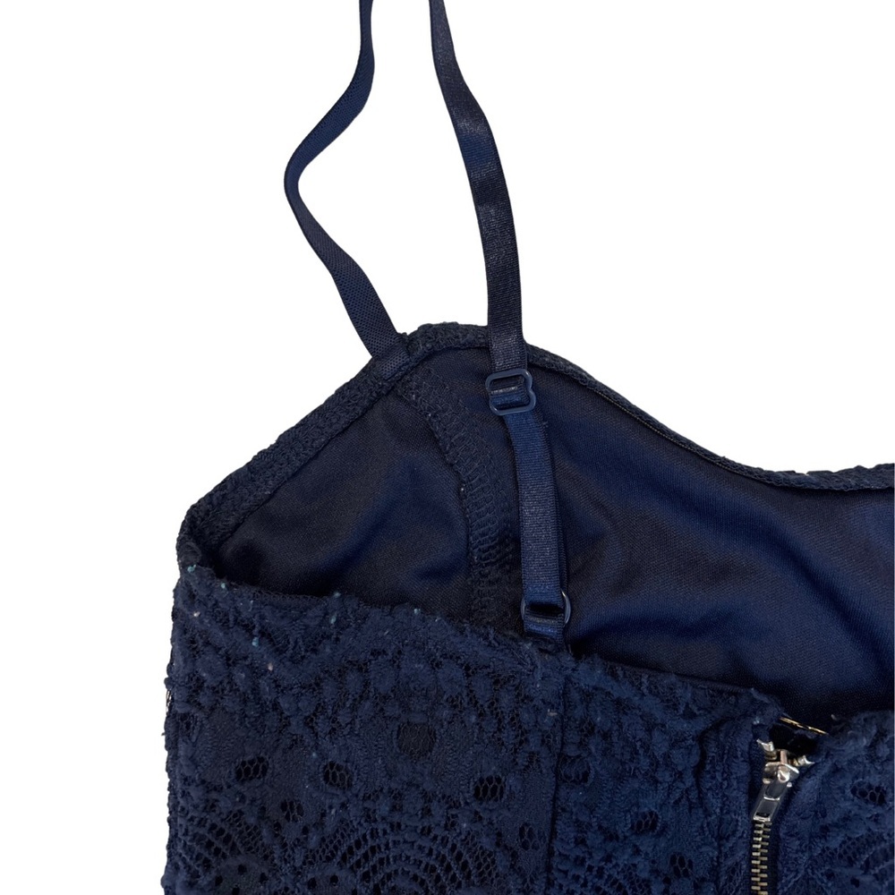 Navy Blue Lace Crop Top with Scalloped Design - Picture 3 of 8